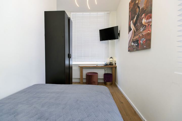 Room 60 of 100