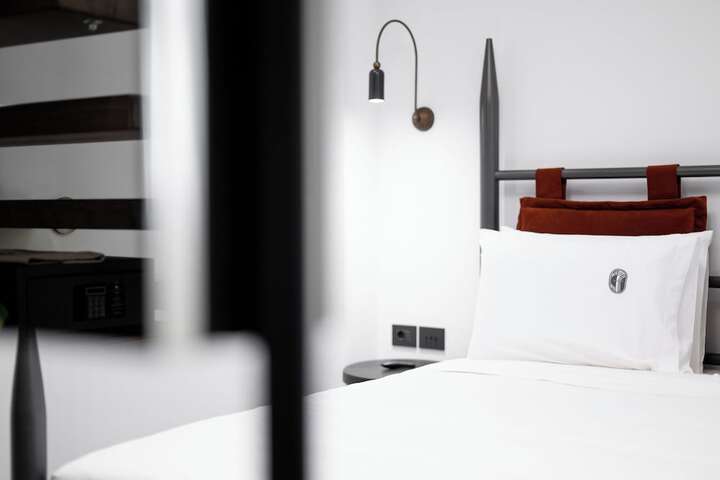 Room 16 of 55