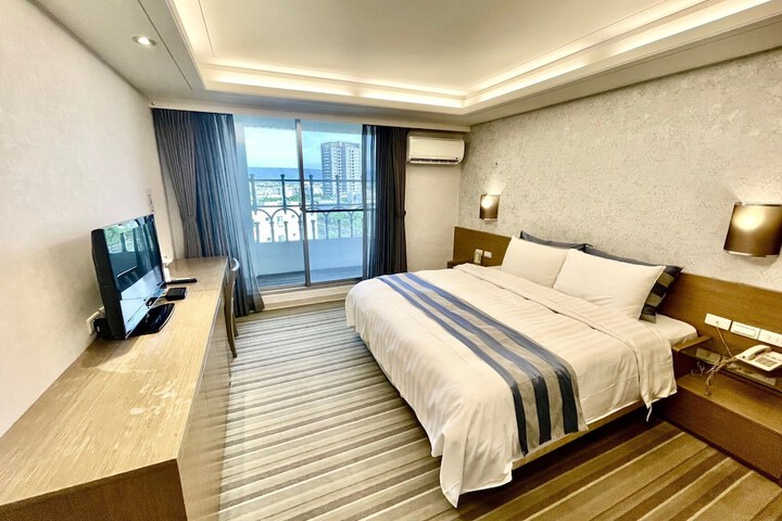 Room 19 of 30