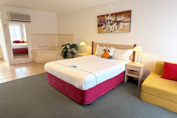 Room 4 of 61
