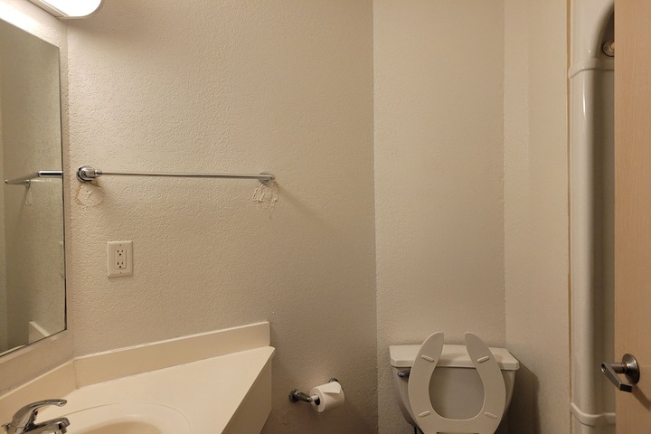 1 Double Bed Accessible (3 of 40)