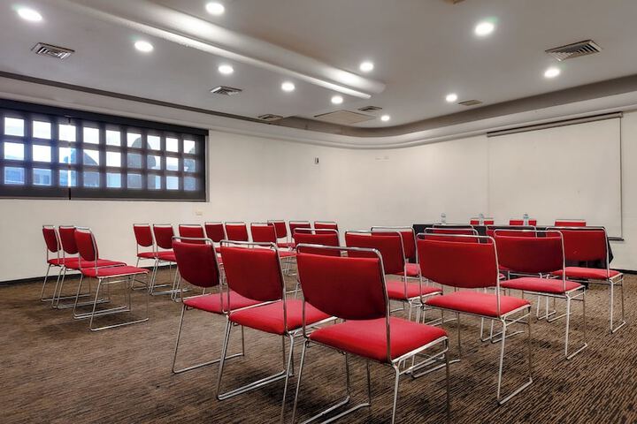 Ballroom/Hall 188 of 215