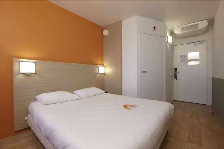 Room 17 of 45