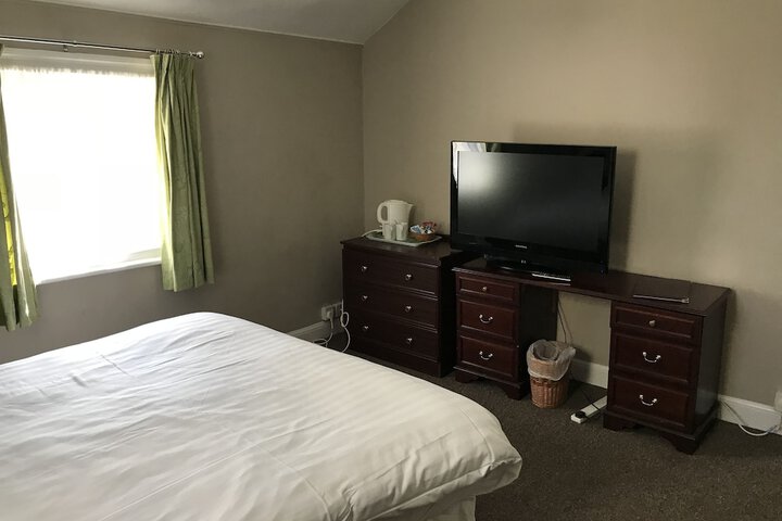 Room 13 of 37