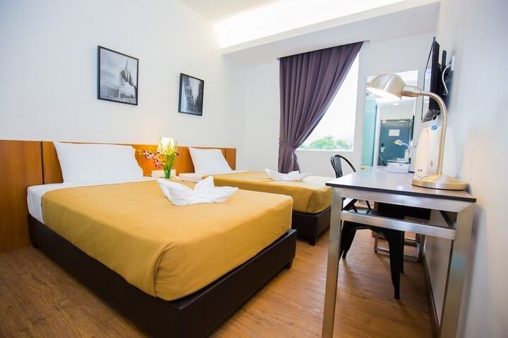Room 15 of 38