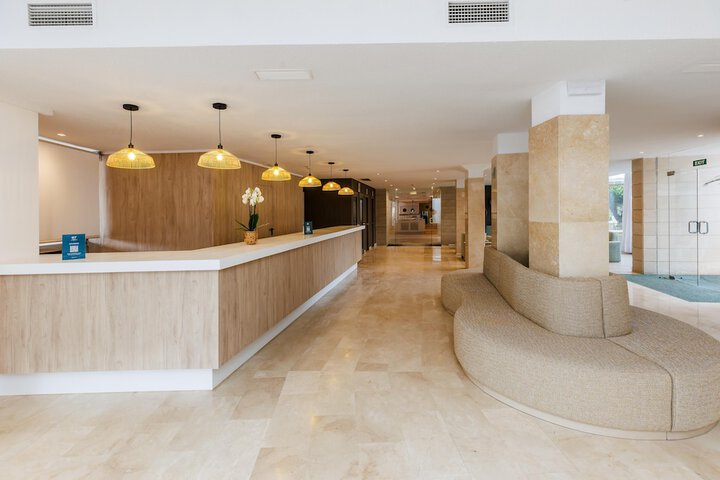 Hotel Interior 7 of 149