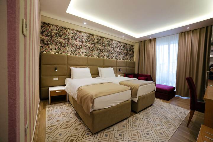Room 6 of 51