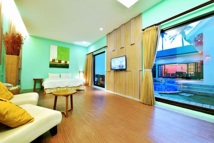 Room 12 of 20