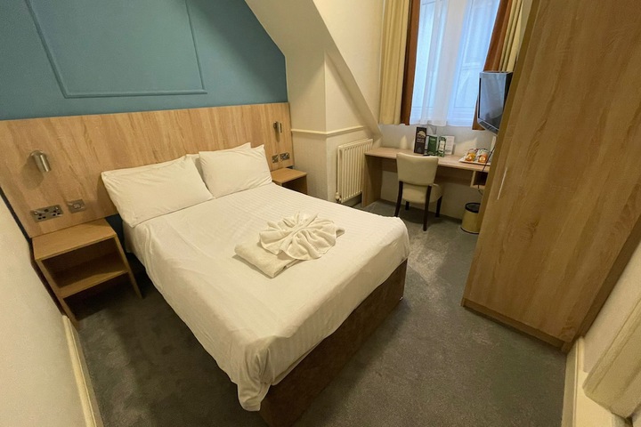 Room 11 of 53