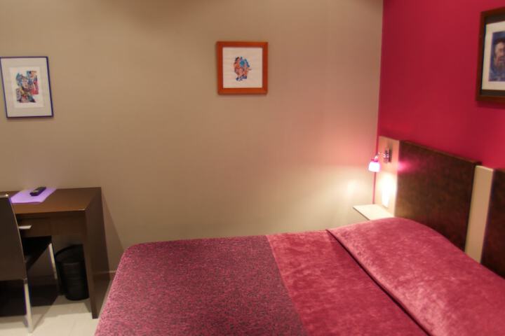 Room 14 of 49