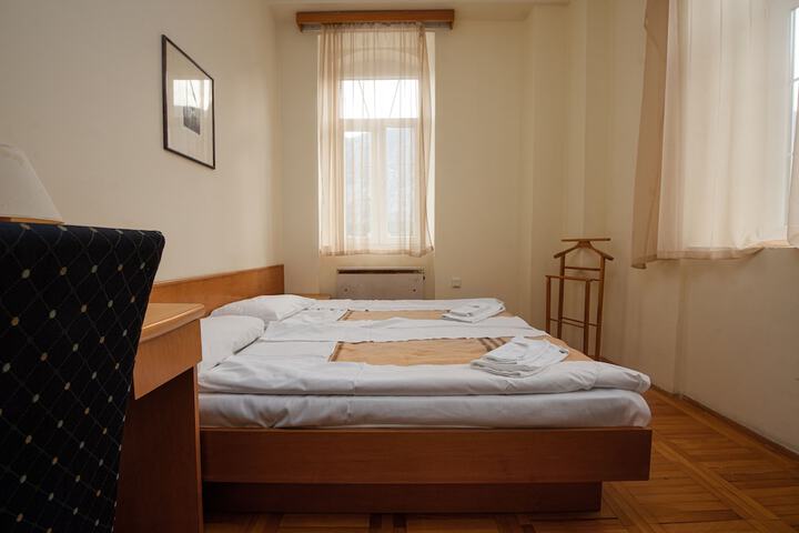 Room 5 of 38