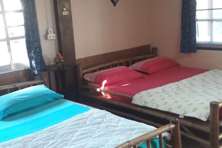 Room 17 of 104