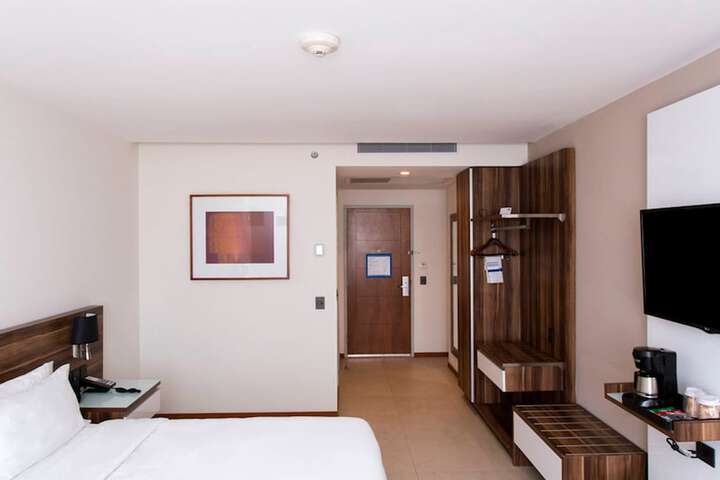 Room 30 of 131