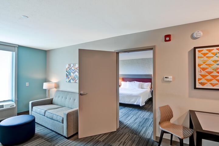Room 17 of 38