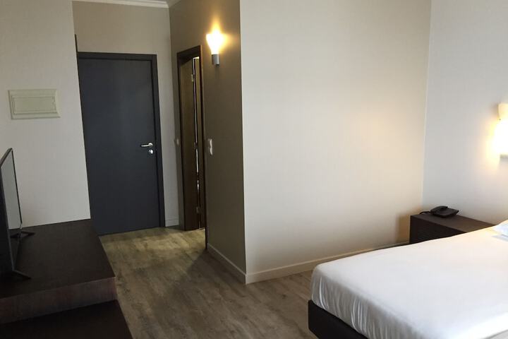 Room 7 of 51