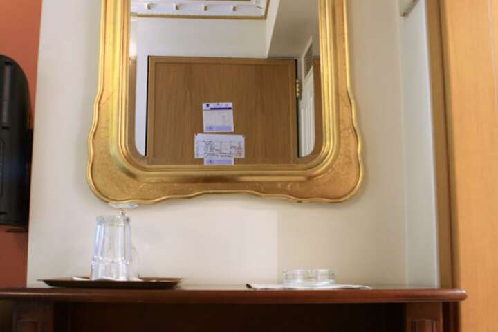 Room 8 of 23