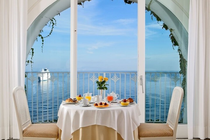 Dining 60 of 117