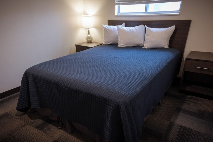 Room 6 of 38