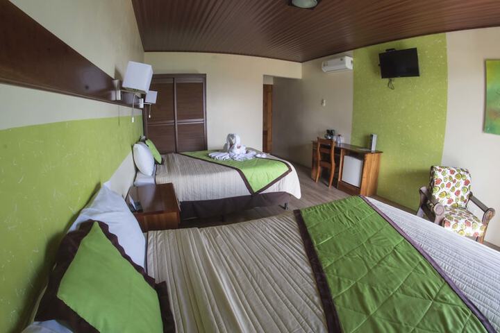 Room 6 of 81