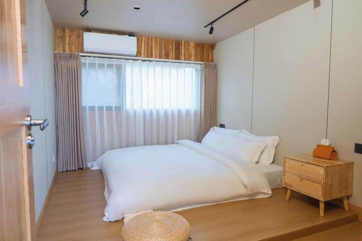 Room 22 of 60