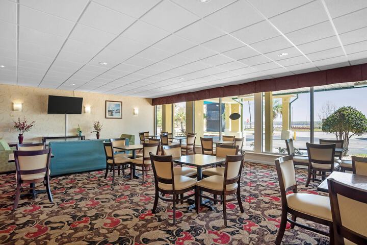 Breakfast/Coffee Service 34 of 35