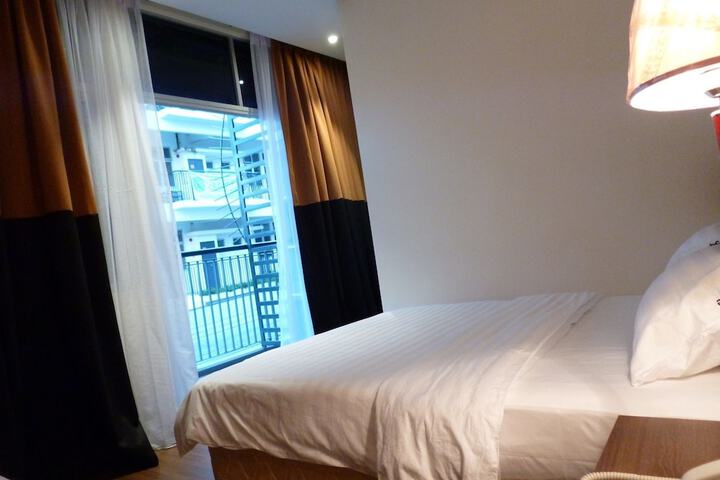Room 7 of 35