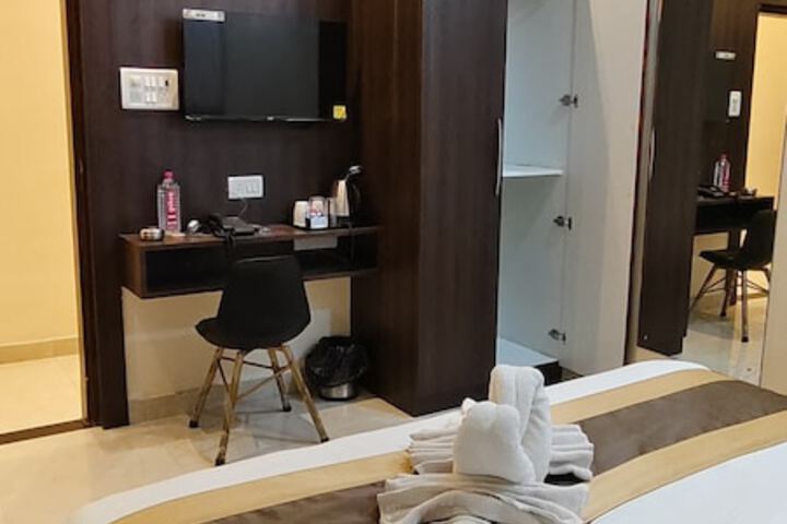 Room 5 of 48
