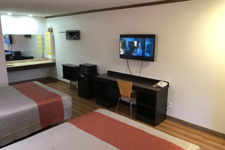 Room 22 of 28
