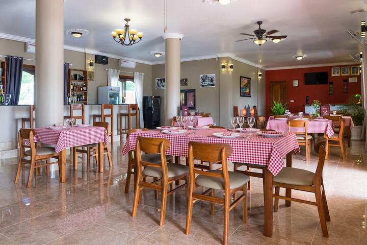 Dining 56 of 78
