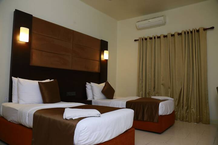 Room 5 of 15