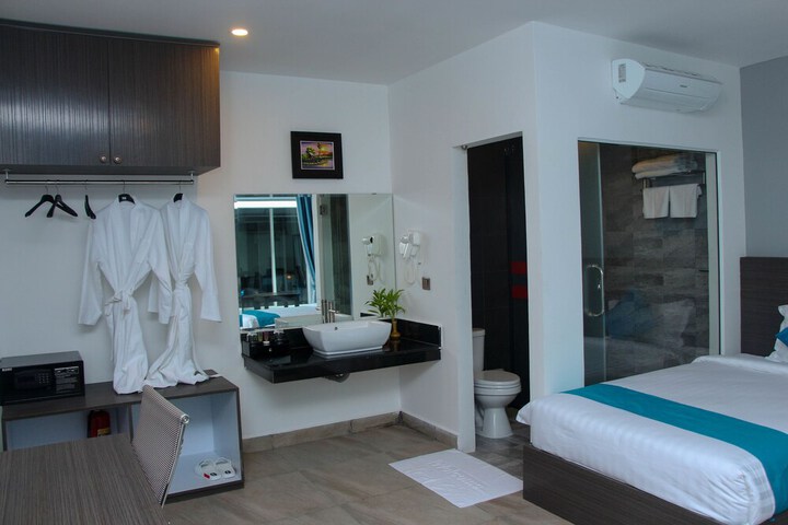 Room 6 of 51