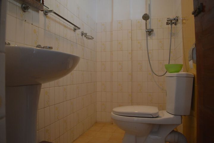 Room 34 of 39