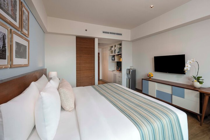 Room 16 of 97