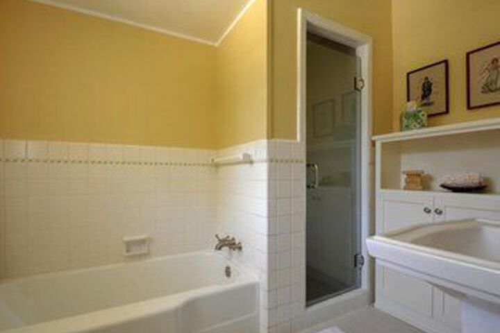 Room 2 of 22