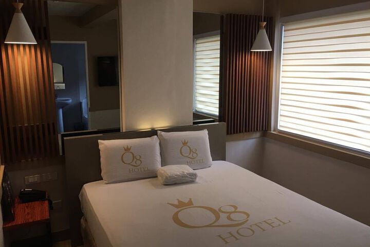 Room 13 of 22