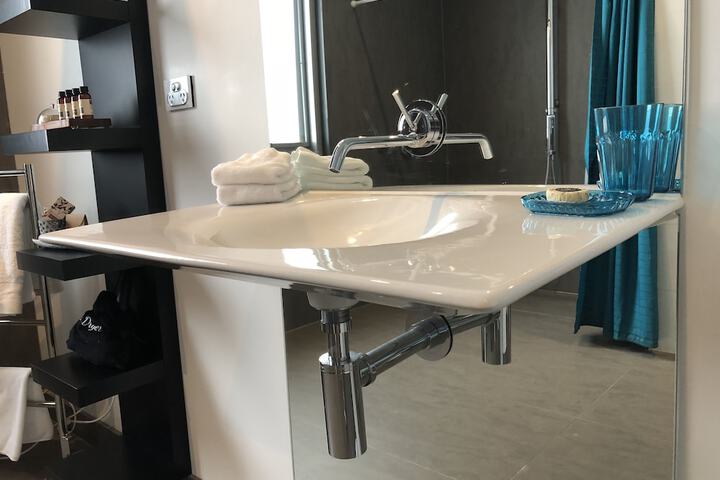 Room 20 of 38