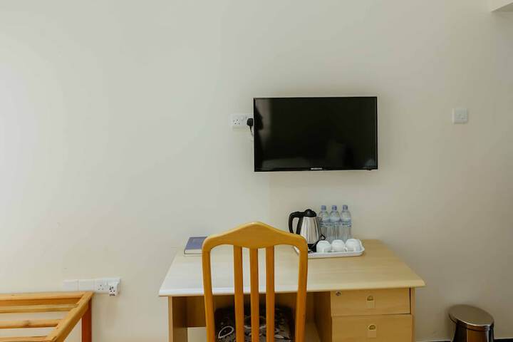 Room 25 of 126