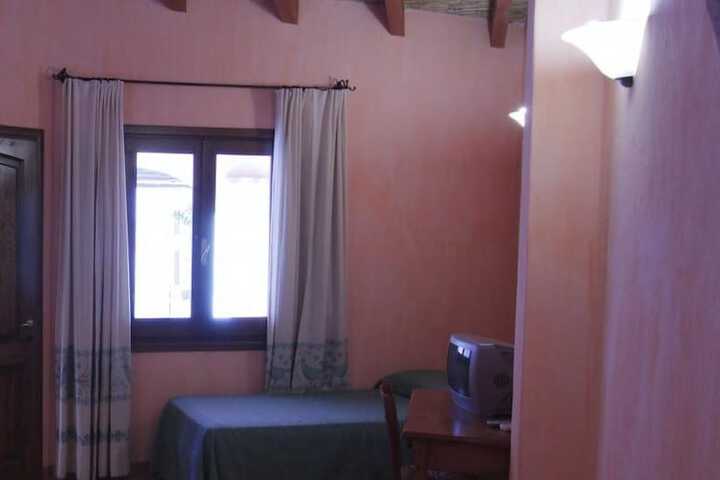 Room 3 of 72