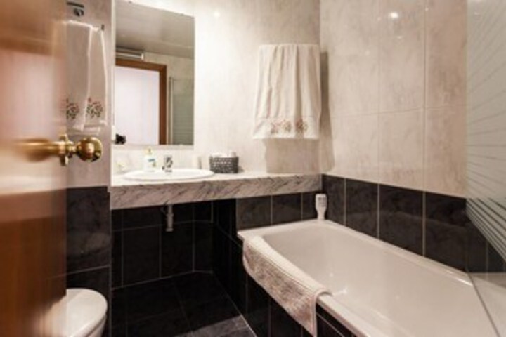Room 2 of 14