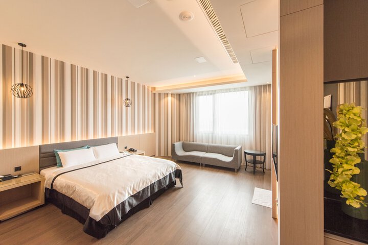 Room 5 of 36