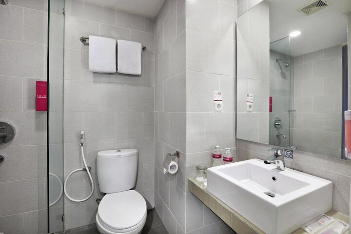 Room 12 of 25
