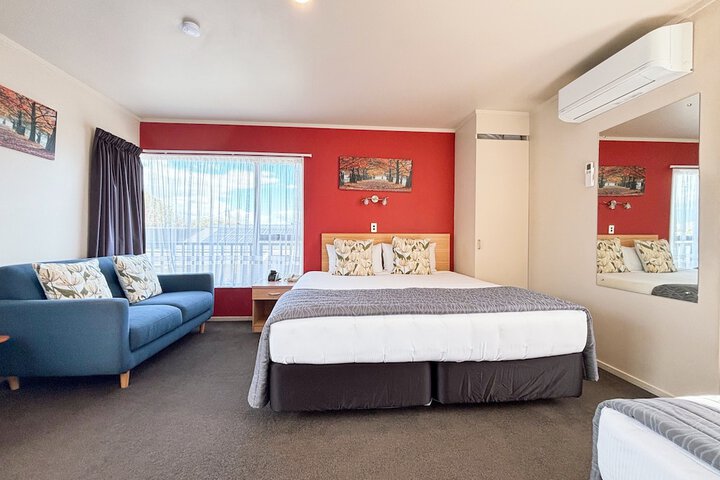 Room 10 of 101
