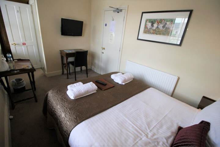 Room 5 of 62