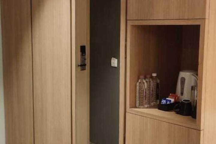 Room 2 of 17