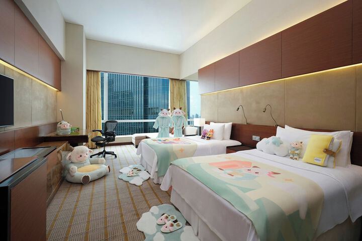 Room 44 of 152