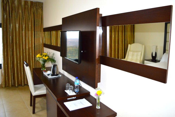 Room 44 of 107