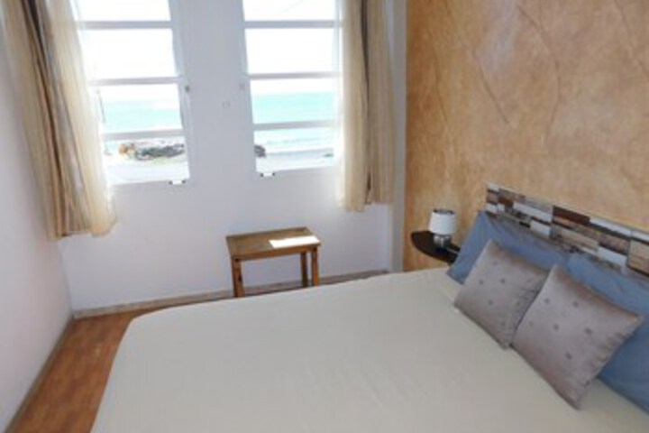 Room 9 of 11