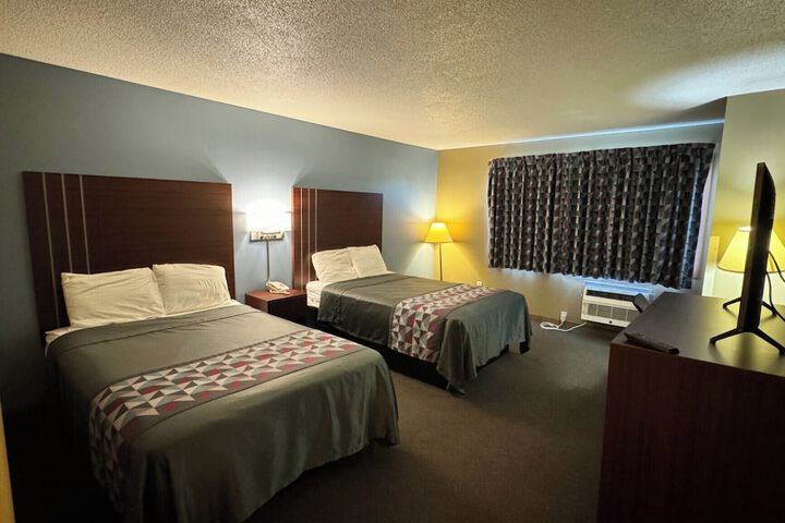 1 Double Bed (2 of 5)