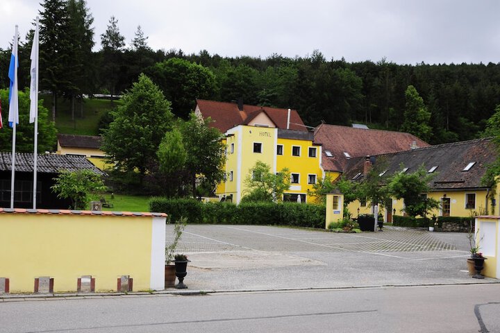 Hotel Schlossresidenz Heitzenhofen