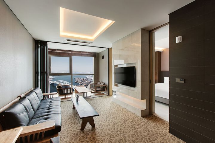 Room 12 of 55